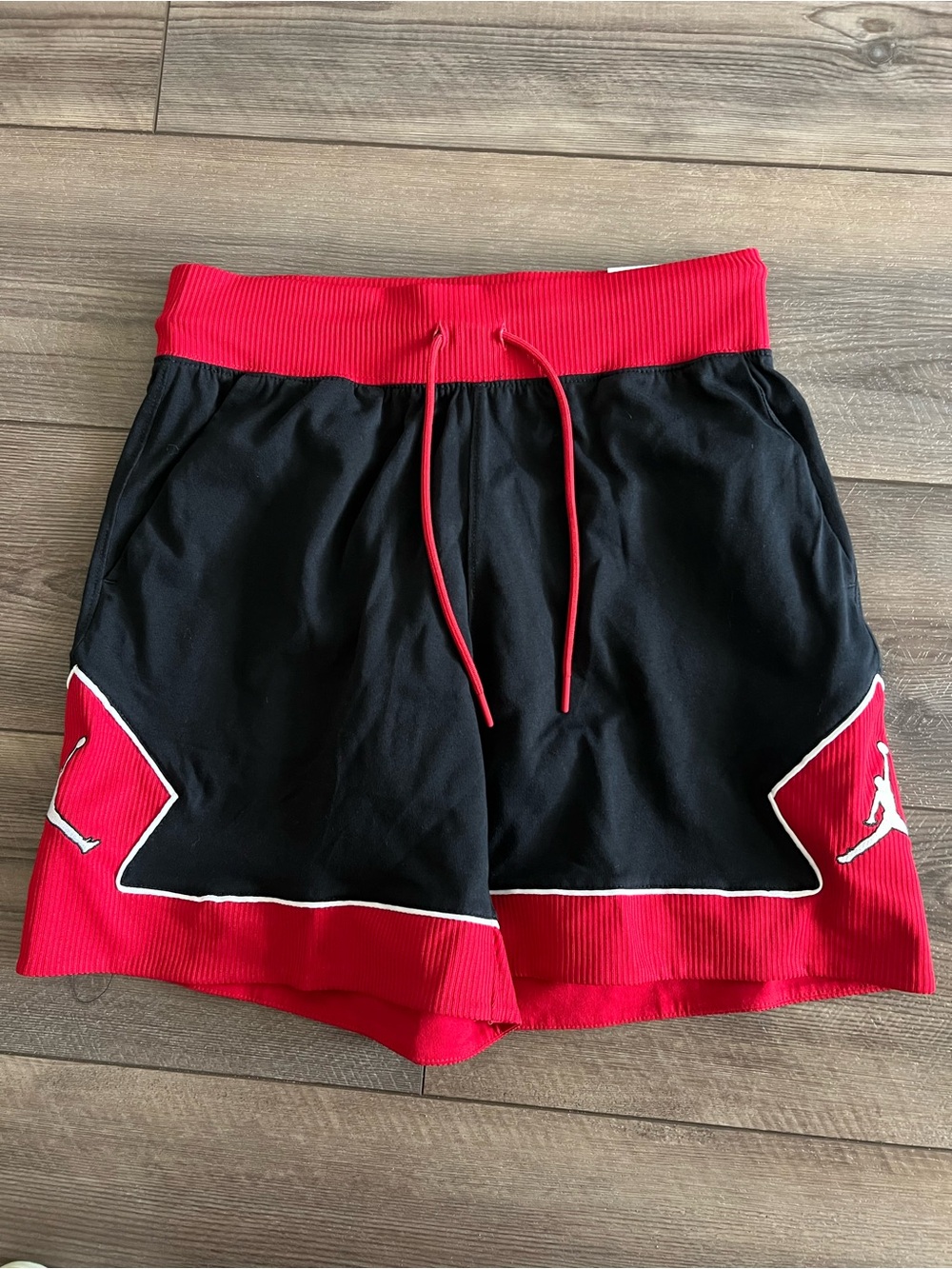 NWAir Jordan Chicago Diamond Basketball Short Women's Size DZ3352-010 Size Smal